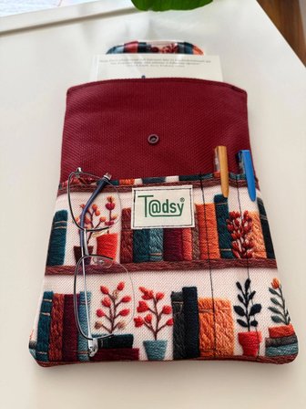 Kitaplık desenli Kitap Kılıfı Şık ve Kitap Koruyucu Kılıf Cepli Çok Amaçlı Hediye 19x25 cm