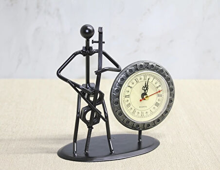 Metal Saatli Keman Çalan Müzisyen Alk4333