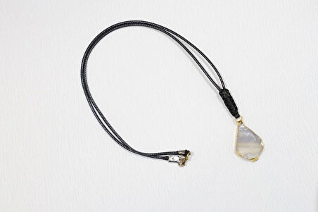 Doğal Akik Taşlı Kolye – El Yapımı Zarif Tasarım