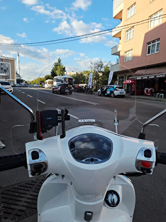 MOTOCAM Küba MT 50 Pro Plus Ön Cam 2024-2025 Model 43cm Şeffaf Renkli 4mm ELCİKLİ APARATSIZDIR