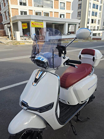 MOTOCAM Küba MT 50 Pro Plus Ön Cam 2024-2025 Model 39cm Füme Renkli 4mm APARATSIZDIR