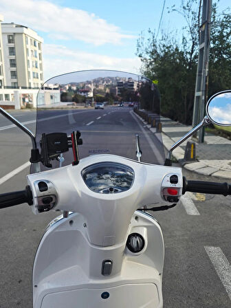 MOTOCAM Küba MT 50 Pro Plus Ön Cam 2024-2025 Model 39cm Füme Renkli 4mm APARATSIZDIR