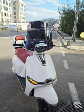 MOTOCAM Küba MT 50 Pro Plus Ön Cam 2024-2025 Model 39cm Siyah Renkli 4mm APARATSIZDIR