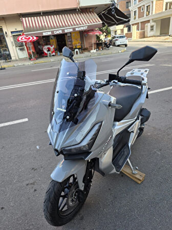 MOTOCAM Kral Arneb 150 Siperlik Ön Cam 2023-2025 Model 49cm Füme Renkli 4mm SPOR CAM