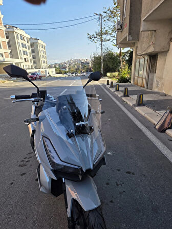 MOTOCAM Kral Arneb 150 Siperlik Ön Cam 2023-2025 Model 49cm Şeffaf Renkli 4mm SPOR CAM