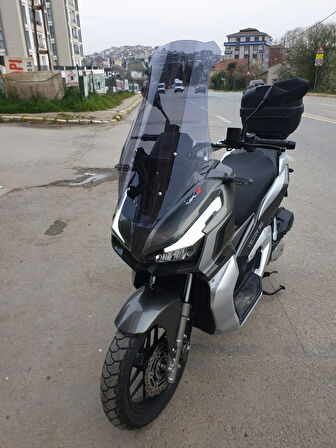 MOTOCAM Kral Arneb 150 Siperlik Ön Cam 2023-2025 Model 65cm Füme Renkli 4mm ORTA BOYLU CAM