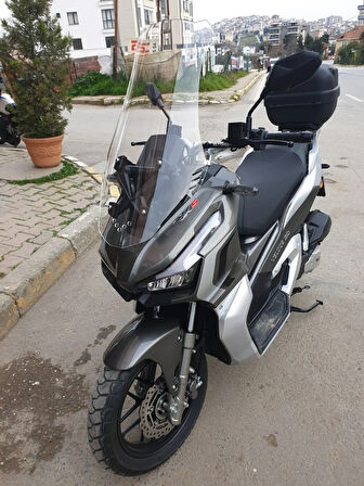 MOTOCAM Kral Arneb 150 Siperlik Ön Cam 2023-2025 Model 65cm Şeffaf Renkli 4mm ORTA BOYLU CAM