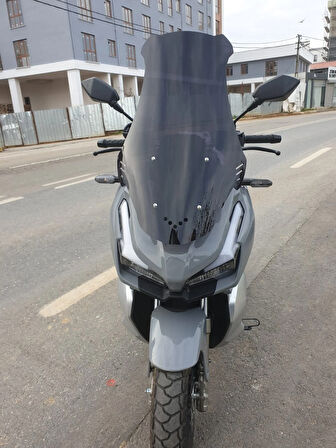 MOTOCAM Kral Arneb 150 Siperlik Ön Cam 2023-2025 Model 65cm Siyah Renkli 4mm ORTA BOYLU CAM