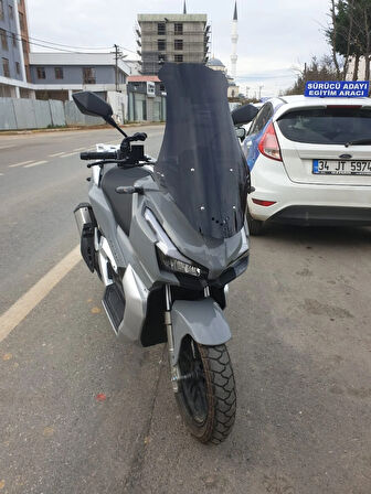 MOTOCAM Kral Arneb 150 Siperlik Ön Cam 2023-2025 Model 75cm Siyah Renkli 4mm UZUN CAM