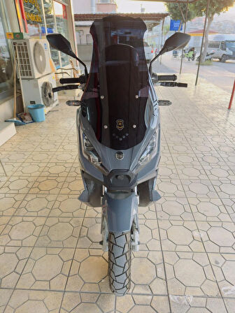 MOTOCAM Kral Arneb 150 Siperlik Ön Cam 2023-2025 Model 75cm Siyah Renkli 4mm UZUN CAM