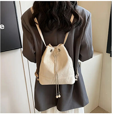  Krem Rengi Kendinden Desenli Sırt ve Omuz Çantası