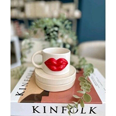 El yapımı seramik kırmızı dudak kupa bardak