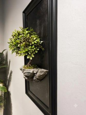 3D Bonzai Duvar Tablosu 35x55 cm – Taş Zeminli Kabartma Duvar Dekoru & Siyah Çerçeveli Tablo