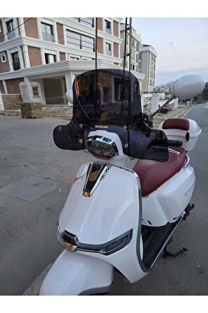 MOTOCAM Küba Bannry Siperlik Ön Cam 2024-2025 Model 39cm Siyah Renkli 4mm ELCİKLİ APARATSIZDIR
