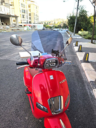 MOTOCAM Kuba Bevely Ön Cam 2022-2025 Model 42cm Füme Renkli 4mm Elciksiz APARAT GÖNDERİLMEYECEK