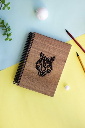 Doğal Ahşap Kapaklı Çizgisiz Defter – Şık ve Dayanıklı Tasarım