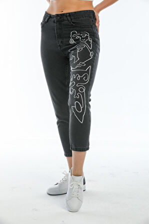 KADIN FÜME SOL BACAK NAKIŞLI BOYFRİEND MOM JEANS APNTOLON