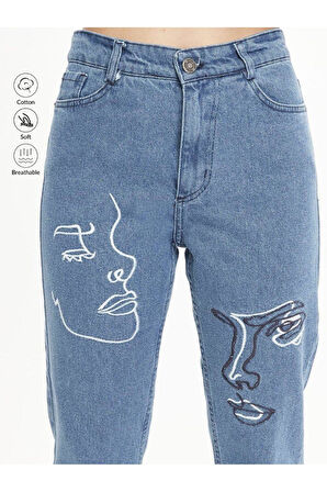 KADIN BACAK YÜZ NAKIŞLI MAVİ KOT PANTOLON