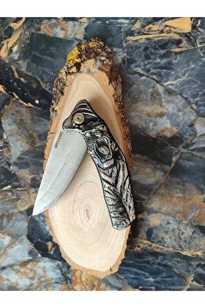 ONYX Çakı – Aslan Motifli Gümüş, İçten Kilitli, Kemer Klipsli, 21,5 cm