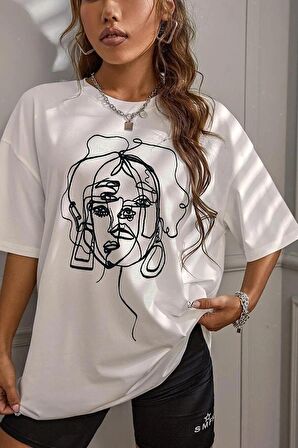 Kadın Beyaz Yüz Baskı Detaylı Oversize T-shirt