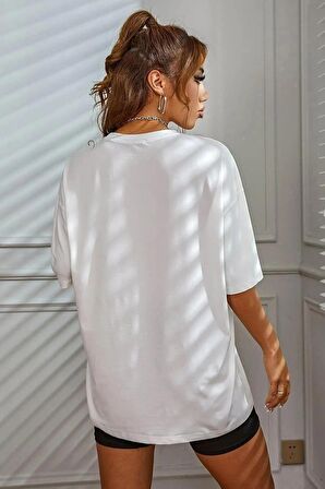 Kadın Beyaz Yüz Baskı Detaylı Oversize T-shirt