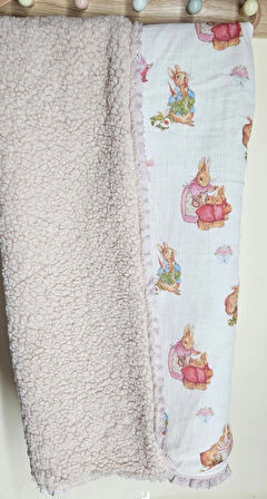Pembe Peter Rabbit çift kat müslin ve teddy bej kumaş bebek battaniyesi-1