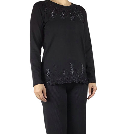 KADIN YAKA VE ETEK UCU TAŞ VE İŞLEMELİ MEVSİMLİK BLUZ