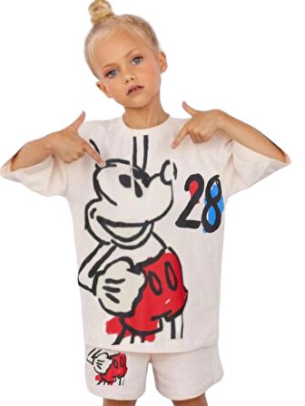 Yeni Sezon Beyaz Renk Üzeri Mickey Baskılı Sırt Detaylı Tshirt Şort  Alt Üst Takım