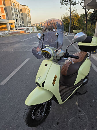 MOTOCAM RKS LT 50 PRO  Siperlik Ön Cam 2023-2025 Model 51cm Füme Renkli 4mm APARATSIZDIR