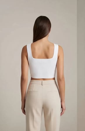 Kadın Beyaz Kalın Askılı Crop Top Büstiyer – Modern ve Şık Tasarım
