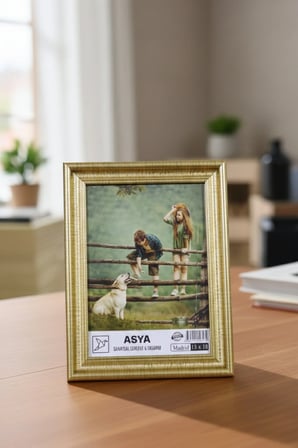Dekoratif Madrid 13x18 Ayaklı Camlı Gold Plastik Fotoğraf Çerçevesi