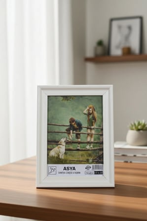 Dekoratif Madrid 13x18 Ayaklı Camlı Beyaz Plastik Fotoğraf Çerçevesi