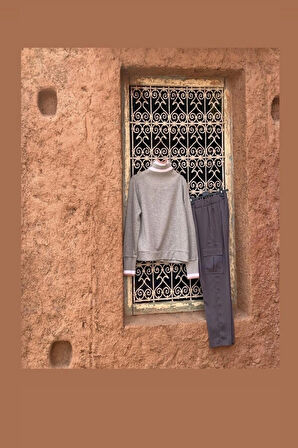 Dik Yaka Sweatshirt