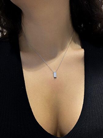 Sertifikalı Swarovski Taşlı Dikdörtgen 925 Gümüş Kolye