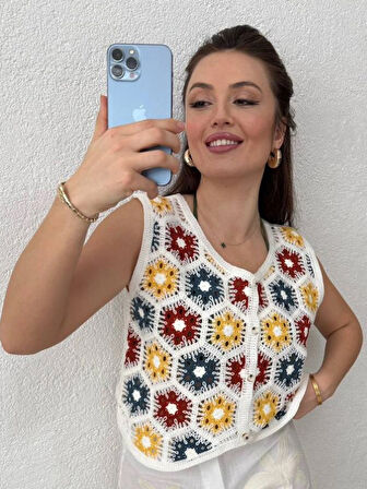 Kadın Örgü Beyaz Crop Yelek Renkli Detaylı Ince Hafif Yazlık