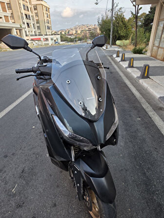 MOTOCAM Arora Max PRO Siperlik Ön Cam 2023-2025 Model 44cm Şeffaf Renkli 4mm SPOR CAM