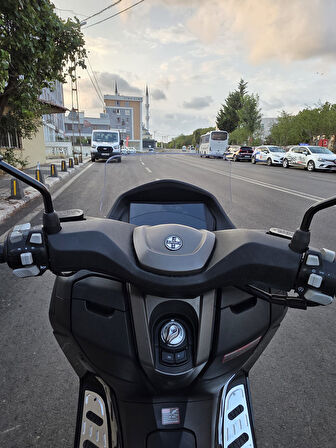 MOTOCAM Arora Max PRO Siperlik Ön Cam 2023-2025 Model 44cm Şeffaf Renkli 4mm SPOR CAM