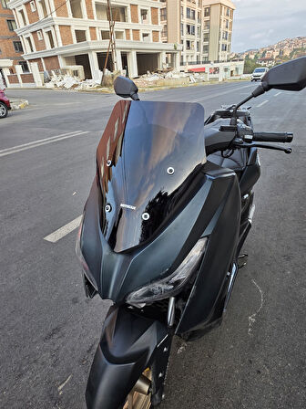 MOTOCAM Arora Max PRO Siperlik Ön Cam 2023-2025 Model 44cm Siyah Renkli 4mm SPOR CAM