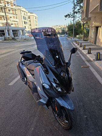 MOTOCAM Sym Maxsym TL 500-508 Siperlik Ön Cam 2022-2025 Model 65cm Siyah Renkli 4mm