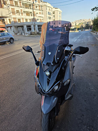 MOTOCAM Sym Maxsym TL 500-508 Siperlik Ön Cam 2022-2025 Model 65cm Siyah Renkli 4mm
