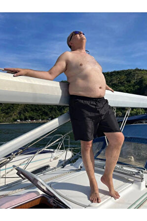Erkek Büyük Beden Siyah Hızlı Kuruyan Kumaş Tek Arka Cepli Standart Boy Mayo Deniz Şortu