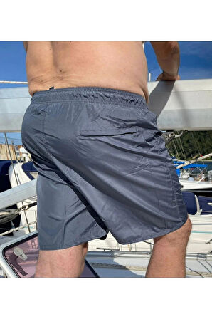 Erkek Büyük Beden Siyah Hızlı Kuruyan Kumaş Tek Arka Cepli Standart Boy Mayo Deniz Şortu
