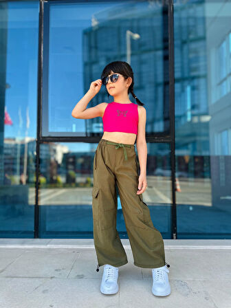 Miniğimin Cicileri Kelebek Baskılı Paraşüt Pantolonlu Kız Çocuk Croplu Takım - Haki