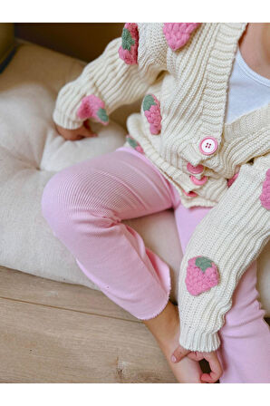 Miniğimin Cicileri Çilek İşleme Detaylı Triko Hırkalı  2 li Takım 