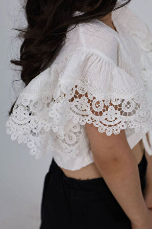 Miniğimin Cicileri Kolları Güpür Detaylı Kız Çocuk Crop - Beyaz