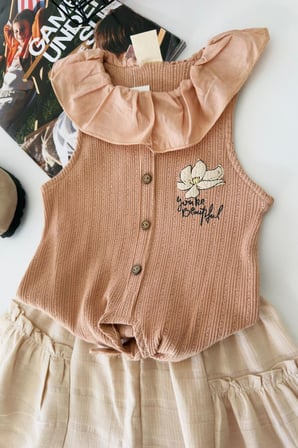 Miniğimin Cicileri Lily Çiçek Nakışlı Yazlık Kız Çocuk Şortlu Takım - Kahverengi