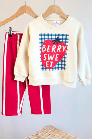Berry Sweet Çilek Baskılı Şerit Detaylı Unicorn Çocuk 2’li Eşofman Takımı - Kırmızı