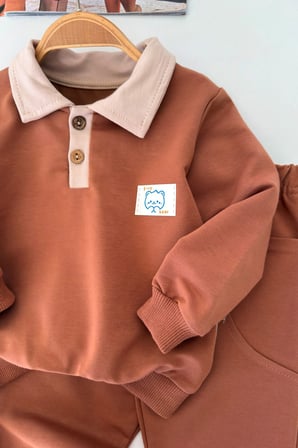 Polo Yaka Kedicik Detaylı Erkek Çocuk 2’li Mevsimlik Takım - Kahverengi