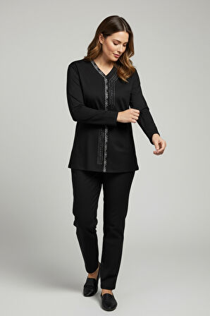 KADIN ÖNÜ KAPALI DÜĞME DETAYLI TAŞLI NERGİS MEVSİMLİK BLUZ