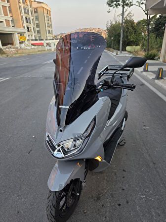 MOTOCAM Motolüx MCX 125 Siperlik Ön Cam 2024-2025 Model 68cm Siyah Renkli 4mm